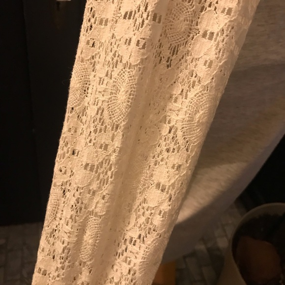 GAP Long Sleeve T-shirt  w/ Lace sleeves - Picture 5 of 7